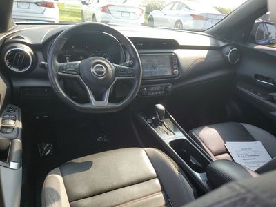 2022 Nissan Kicks SR