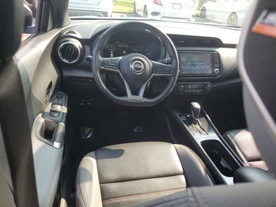 2022 Nissan Kicks SR