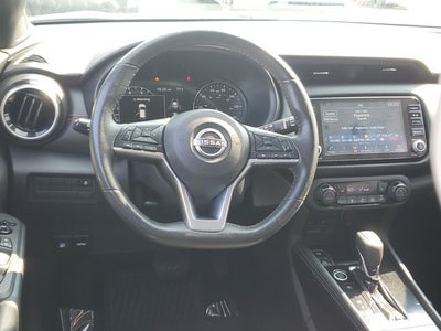 2022 Nissan Kicks SR
