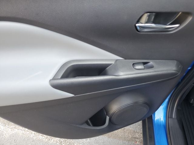 2022 Nissan Kicks SR