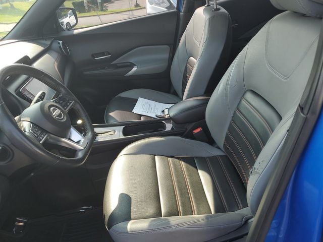 2022 Nissan Kicks SR