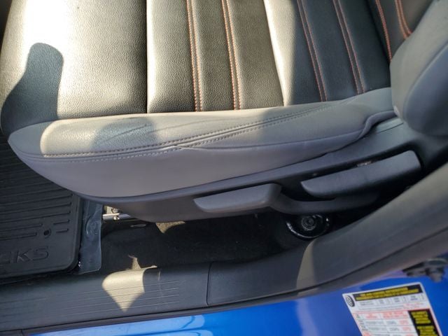 2022 Nissan Kicks SR