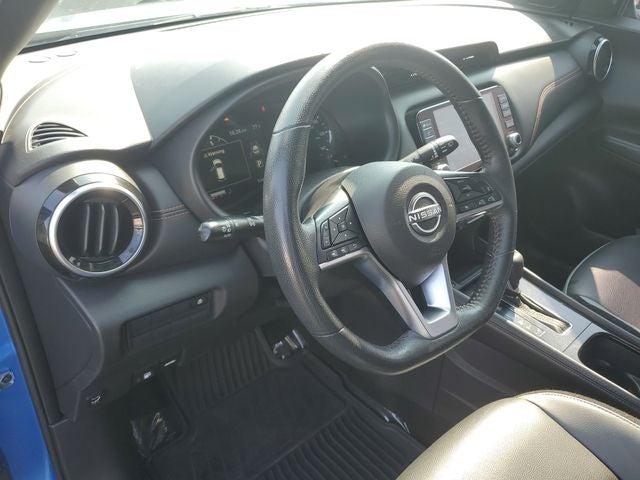 2022 Nissan Kicks SR