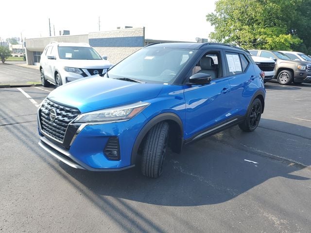 2022 Nissan Kicks SR