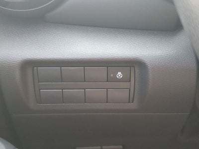 2022 Nissan Kicks SR