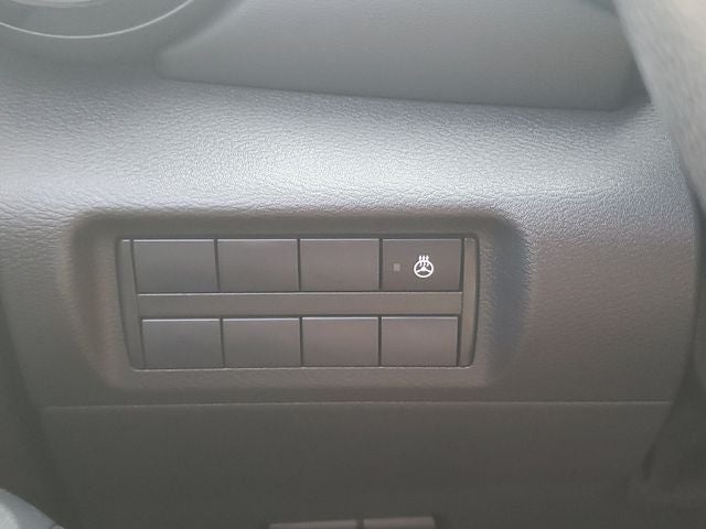 2022 Nissan Kicks SR