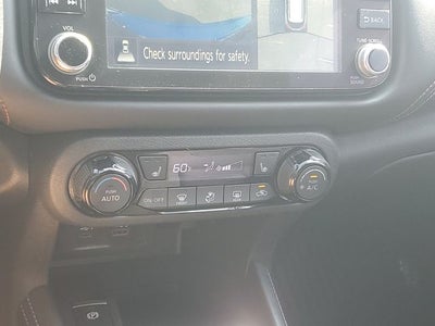 2022 Nissan Kicks SR