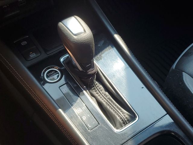 2022 Nissan Kicks SR