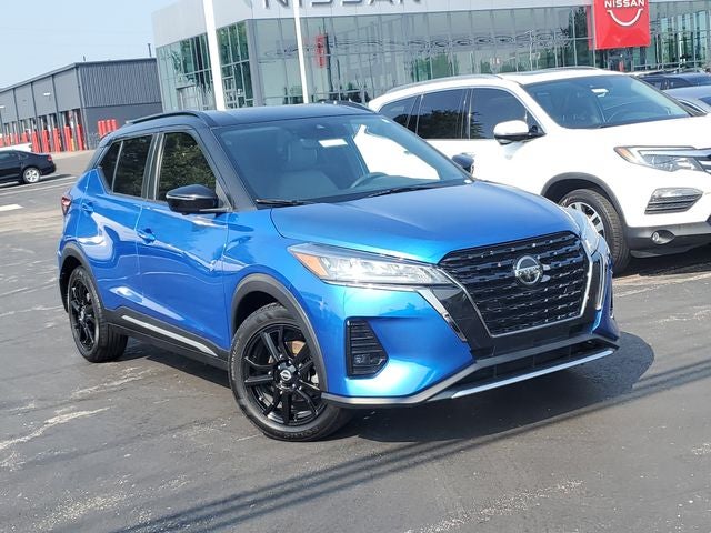 2022 Nissan Kicks SR