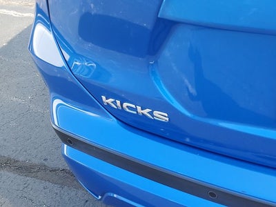 2022 Nissan Kicks SR