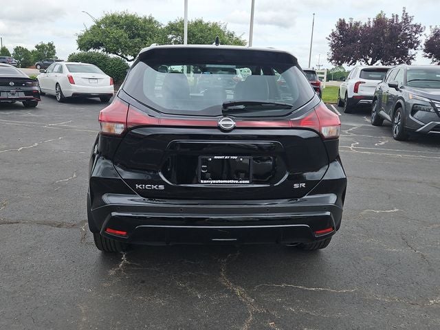 2024 Nissan Kicks SR