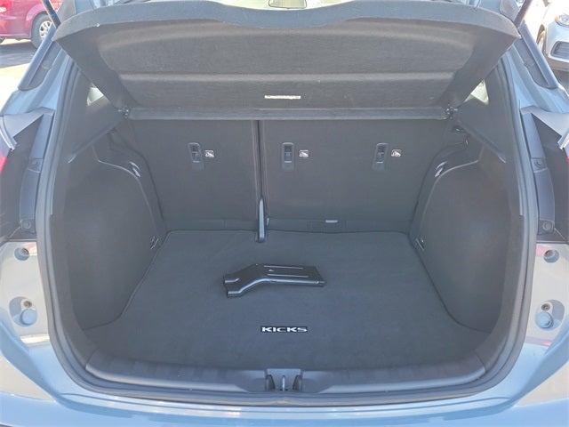 2021 Nissan Kicks SR