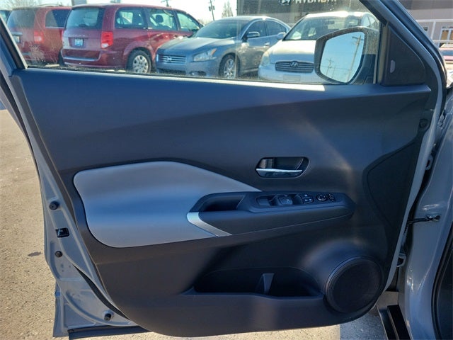 2021 Nissan Kicks SR