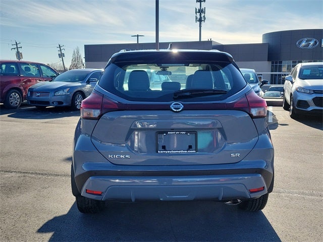 2021 Nissan Kicks SR