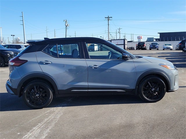 2021 Nissan Kicks SR