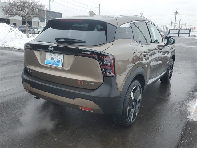 2025 Nissan Kicks SR