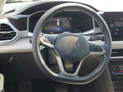 2025 Volkswagen Taos 1.5T SE