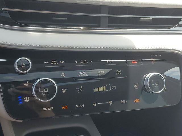 2027 INFINITI QX60 LUXE