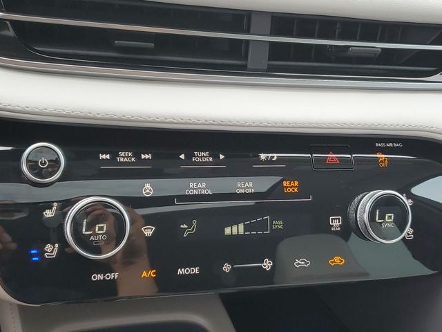 2027 INFINITI QX60 LUXE