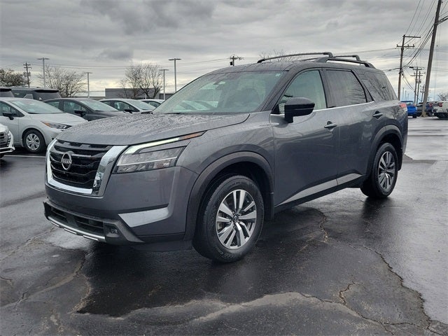 2024 Nissan Pathfinder SL