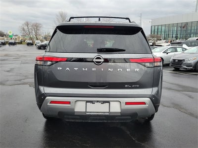 2024 Nissan Pathfinder SL