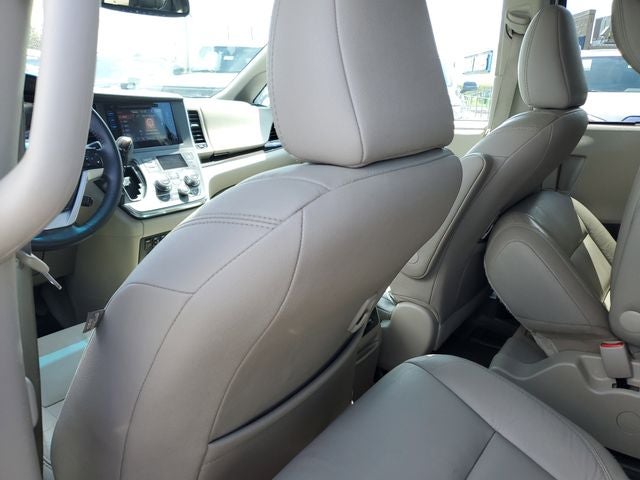 2017 Toyota Sienna XLE Premium 7 Passenger