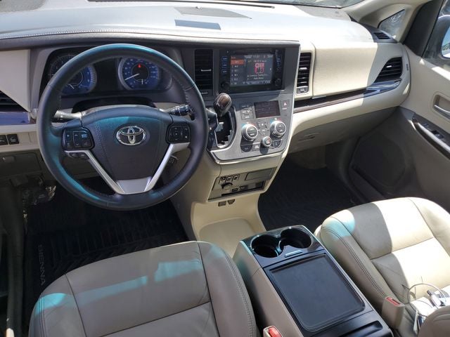 2017 Toyota Sienna XLE Premium 7 Passenger