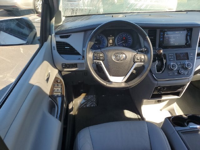 2015 Toyota Sienna XLE 8 Passenger
