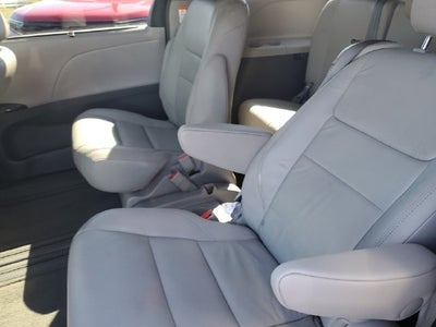 2015 Toyota Sienna XLE 8 Passenger