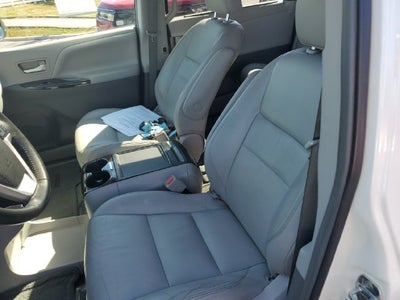 2015 Toyota Sienna XLE 8 Passenger