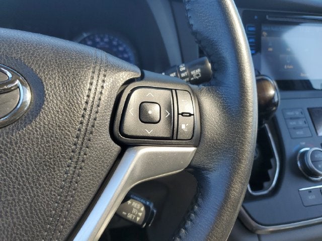 2015 Toyota Sienna XLE 8 Passenger