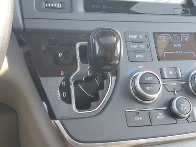 2015 Toyota Sienna XLE 8 Passenger