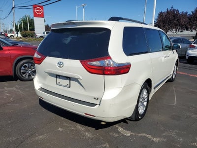 2015 Toyota Sienna XLE 8 Passenger