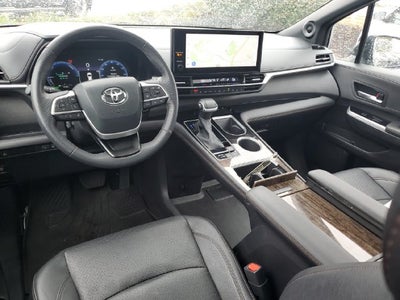 2025 Toyota Sienna Limited 7 Passenger
