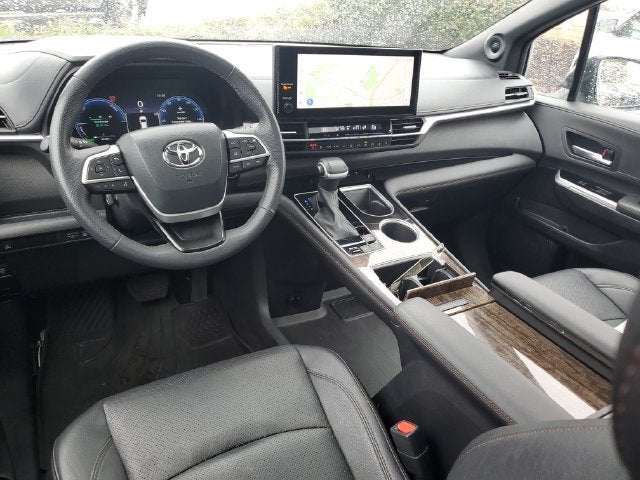 2025 Toyota Sienna Limited 7 Passenger