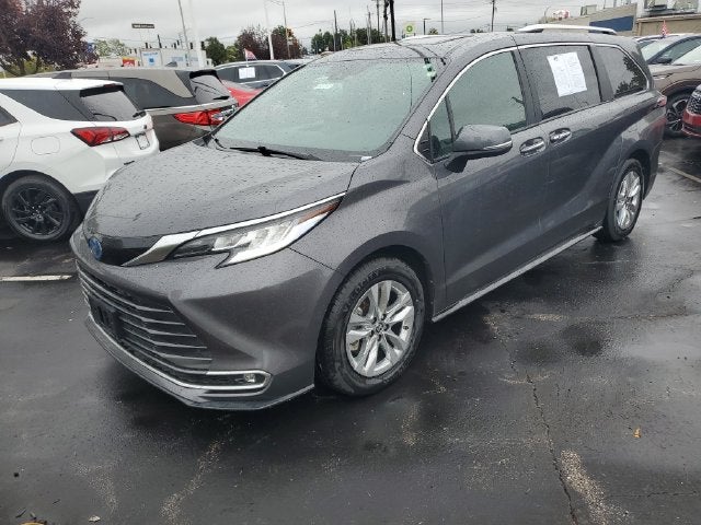 2025 Toyota Sienna Limited 7 Passenger