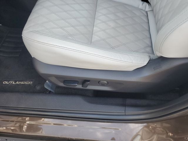 2022 Mitsubishi Outlander SEL