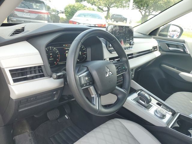 2022 Mitsubishi Outlander SEL