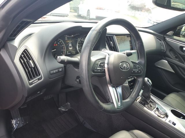 2022 INFINITI Q60 LUXE