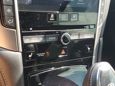 2022 INFINITI Q60 LUXE