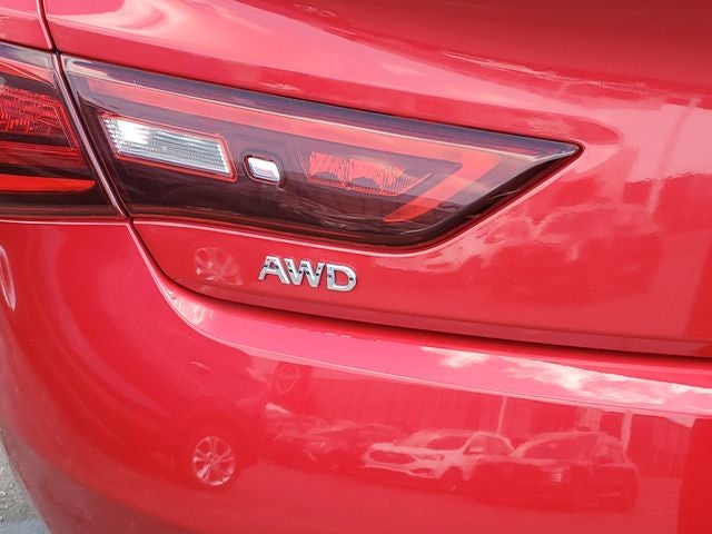 2022 INFINITI Q60 LUXE