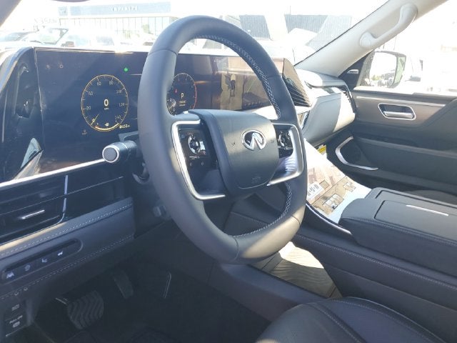 2027 INFINITI QX80 LUXE