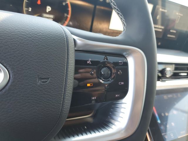 2027 INFINITI QX80 LUXE