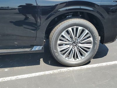 2027 INFINITI QX80 LUXE