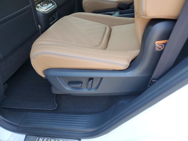 2027 INFINITI QX80 LUXE