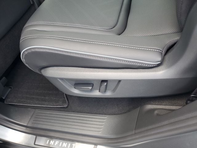2027 INFINITI QX80 LUXE
