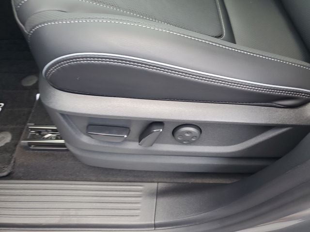 2027 INFINITI QX80 LUXE