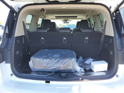 2026 INFINITI QX80 LUXE