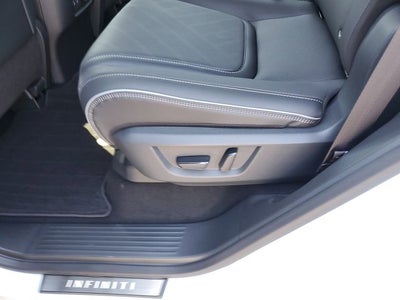 2026 INFINITI QX80 LUXE