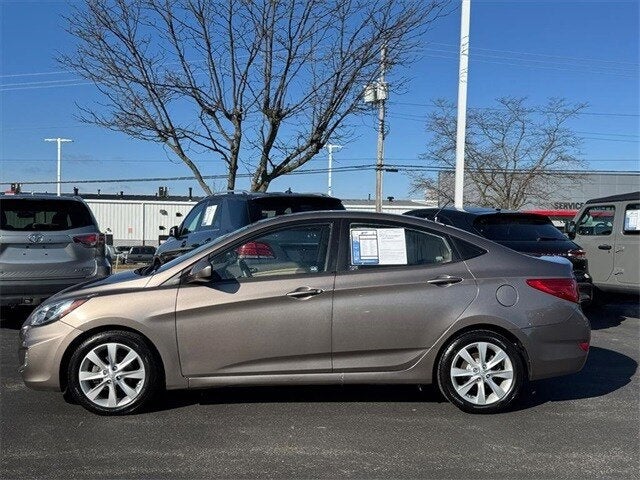 2013 Hyundai Accent GLS